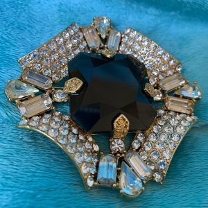 ✨Vintage Green & Gold Crystal Brooch✨